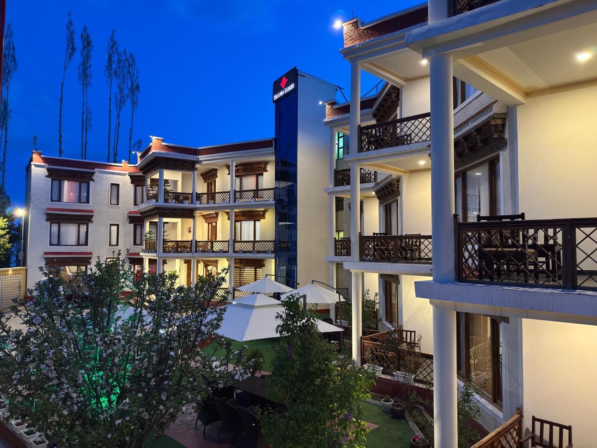 Hotel Nalanda Ladakh Leh Esterno foto